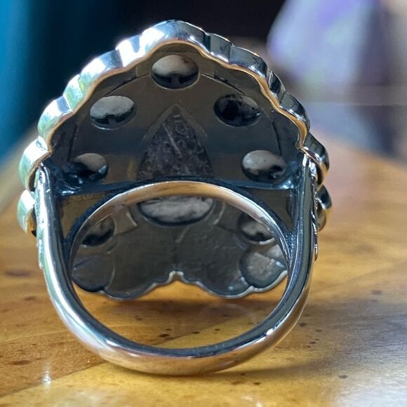 Natural White Buffalo Artistic Cocktail Ring Size 7 - Picture 5 of 9